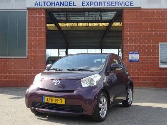 skadebil auto Toyota iQ IQ+ Comfort 1.0i Automaat, Airco, Stuurbekr, APK 2010/3