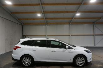 Unfallwagen Ford Focus 1.0EcoBoost 92kW Clima Trend 2012/10