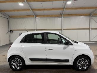Damaged car Renault Twingo R80 22kWh  E-Tech 60kW Equilibre  Airco 2022/12