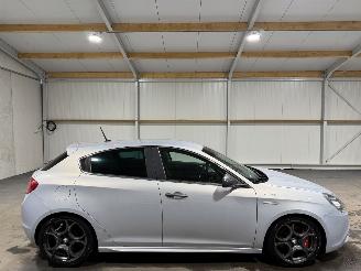 krockskadad bil auto Alfa Romeo Giulietta 1.6 JTDM 77kW Navi Airco Exclusive 2015/6