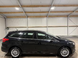 Unfallwagen Ford Focus 1.0Titanium 92kW Airco 2017/7
