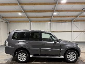 dañado vehículos comerciales Mitsubishi Pajero 3.2 DI-D 147kW Automaat Leder 4X4 Instyle Side Window Van 2011/3