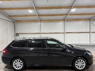 Auto incidentate Peugeot 308 1.2 96kW PureTech Style Airco Navi 2016/4