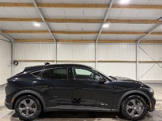 skadebil auto Ford Mustang Mach-e 75kWh RWD 198kW 2021/12
