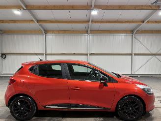 Vaurioauto  passenger cars Renault Clio 0.9TCe 66kW Dynamique 2013/1