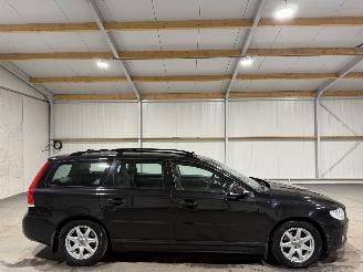 skadebil auto Volvo V-70 2.0T4 140kW Automaat Inscription Edition Pano 2016/2