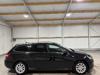 skadebil auto Peugeot 308 SW 1.2 PureTech 96kW Style 2016/8