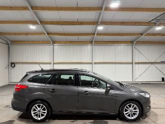 Damaged car Ford Focus 1.0 74kW Lease Edition 2017/10