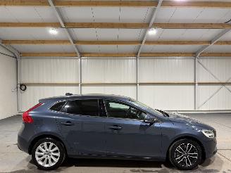 Auto incidentate Volvo V-40 2.0 D2 88kW Automaat Kinetic 2017/1