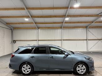 damaged passenger cars Kia Ceed 1.5T-GDi 118kW Automaat DynamicPlusLine 2023/3
