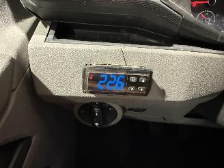 Volkswagen Transporter 2.0TDI 81kW L2H1 Koelwagen picture 18