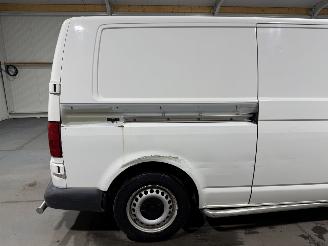 Volkswagen Transporter 2.0TDI 81kW L2H1 Koelwagen picture 14