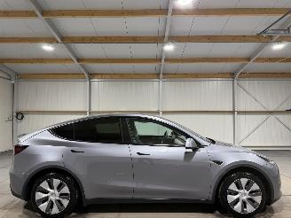 Unfallwagen Tesla Model Y 58kWh 175kW RWD Panoramadak 2023/12
