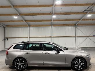 Unfallwagen Volvo V-60 2.0T5 184kW Automaat  R-Design 2019/1
