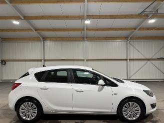 Schadeauto Opel Astra 1.4Turbo 103kW Business+ 2014/11