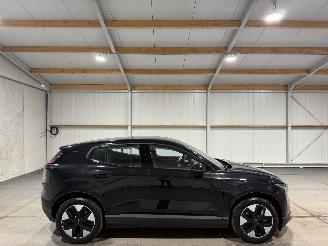 damaged passenger cars Volvo EX30 69kWh Extended Range Core 200kW Single motor 2024/4