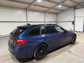 BMW 3-serie 320i 135kW Automaat Luxury Edition picture 5
