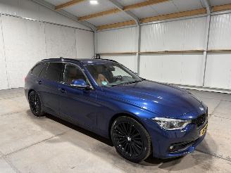 BMW 3-serie 320i 135kW Automaat Luxury Edition picture 2