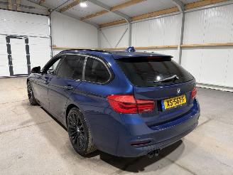 BMW 3-serie 320i 135kW Automaat Luxury Edition picture 12