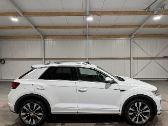 damaged passenger cars Volkswagen T-Roc 1.5TSI 110kW Automaat Pano Sport Business R 2019/8