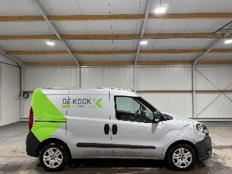 uszkodzony samochody ciężarowe Fiat Doblo 1.3 MJ 55kW L1H1 Actual 2015/10