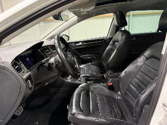 Volkswagen Golf 1.5TSI 110kW Automaat Business R Pano Highline picture 13
