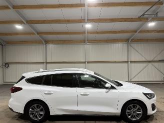 Schadeauto Ford Focus 1.0 EcoBoost 92kW Hybrid Titanium 2022/11