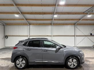 Damaged car Hyundai Kona 64kWh 150kW Premium 2019/11