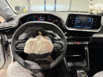 Peugeot e-208 50kWh 100kW Active Pack picture 32