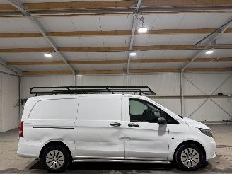 krockskadad bil bedrijf Mercedes Vito 111CDI 84kW Clima Dakdrager Lang 2015/12