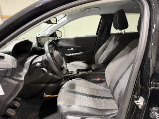 Peugeot 208 1.2PT 74kW Allure Pack picture 30
