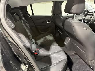 Peugeot 208 1.2PT 74kW Allure Pack picture 39