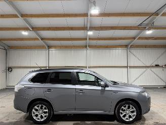 uszkodzony samochody osobowe Mitsubishi Outlander 2.0PHEV 89kW Automaat Executive Edition 2014/10