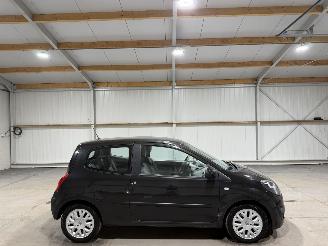 Damaged car Renault Twingo 1.2-16V 55kW Automaat Initiale Airco 2008/7