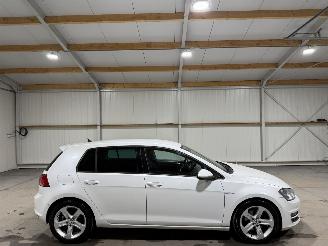 uszkodzony samochody osobowe Volkswagen Golf 1.6TDI 81kW Highline BlueMotion 2013/9