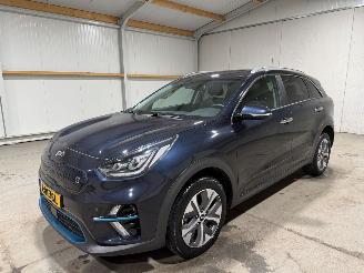 Kia e-Niro 64kWh 150kW DynamicPlusLine Schuifkanteldak picture 9