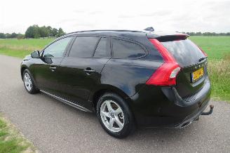 damaged passenger cars Volvo V-60 2.0 D 120 pk  Pular+ Dynamic  Euro 6 schuifdak Leer  Camera Navigatie  2017 2017/8