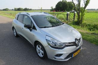 skadebil auto Renault Clio 0.9 TCe 2017 Limited  174.000km nap 5 Drs Navigatie 2017/3
