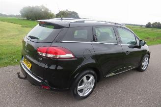 Vaurioauto  passenger cars Renault Clio 1.5 DCI  90pk Euro 6 Night&Day  topstaat Camera Navigatie Stoelverwarming 2014/10