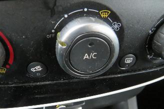 Renault Clio 1.5 DCI Eco Expression   205.000km nap Navigatie Airco  2015 Topstaat picture 22