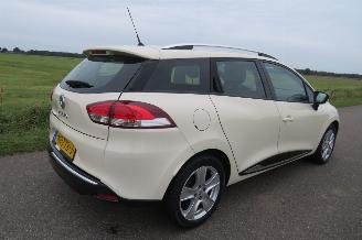 damaged passenger cars Renault Clio 1.5 DCI Eco Expression   205.000km nap Navigatie Airco  2015 Topstaat 2015/12