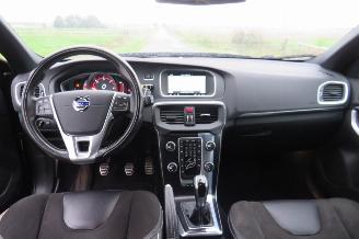 Volvo V-40 2.0 D2 R Design 120pk 180.000km nap Camera Navie Leer Stoelverwarming 2015-09 picture 2