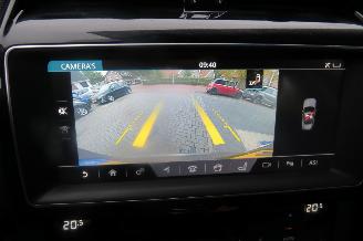 Jaguar F-Pace 2.0D 180pk Automaat Portofolio 4 AWD Panoramadak  [ splinter nieuwe Motor bij 137.000 km SUV picture 23