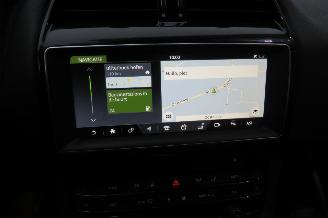 Jaguar F-Pace 2.0D 180pk Automaat Portofolio 4 AWD Panoramadak  [ splinter nieuwe Motor bij 137.000 km SUV picture 12