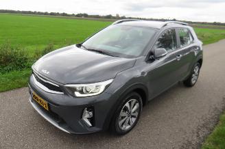 Schadeauto Kia Stonic 1.0 T GDI MHEV GT Line MPV 33.000km  camera navigatie  airco Nieuwstaat 2023/4