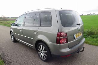 Vaurioauto  passenger cars Volkswagen Touran 14 TSi 170pk Automaat   Highline Busines 226.000km [ splinter nieuwe Distrubitie 2008/8