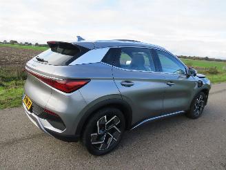 Coche accidentado BYD Atto 3 Design 60 Suv  12-2022  Elektrisch Suv Leer camera [ auto loopt en rijd 2022/12