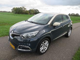 krockskadad bil auto Renault Captur 0.9 TCE Dynamique 137.000km nap mpv Camera Navigatie Euro 6 2013/11