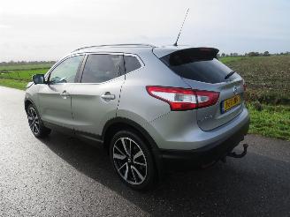 Damaged car Nissan Qashqai MPV 1.2 Tekna 116pk 2017 Camera Navie Clima Stoelverwarming  leer vol optie 2017/7