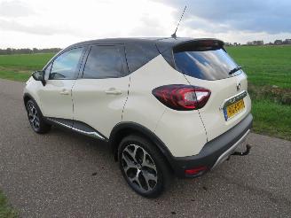 Auto incidentate Renault Captur 0.9 Tce  75.000KM nap Camera Navigatie Clima  2017 [ nieuwstaat 2017/9